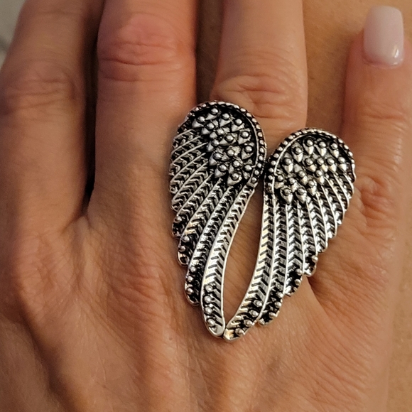 Wings of an Angel Heart Shaped Oxidized Heavy Silver Statement Ring - Picture 7 of 7